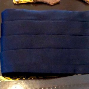 Vintage: dark blue comberbun, and 2 bowties 🎩